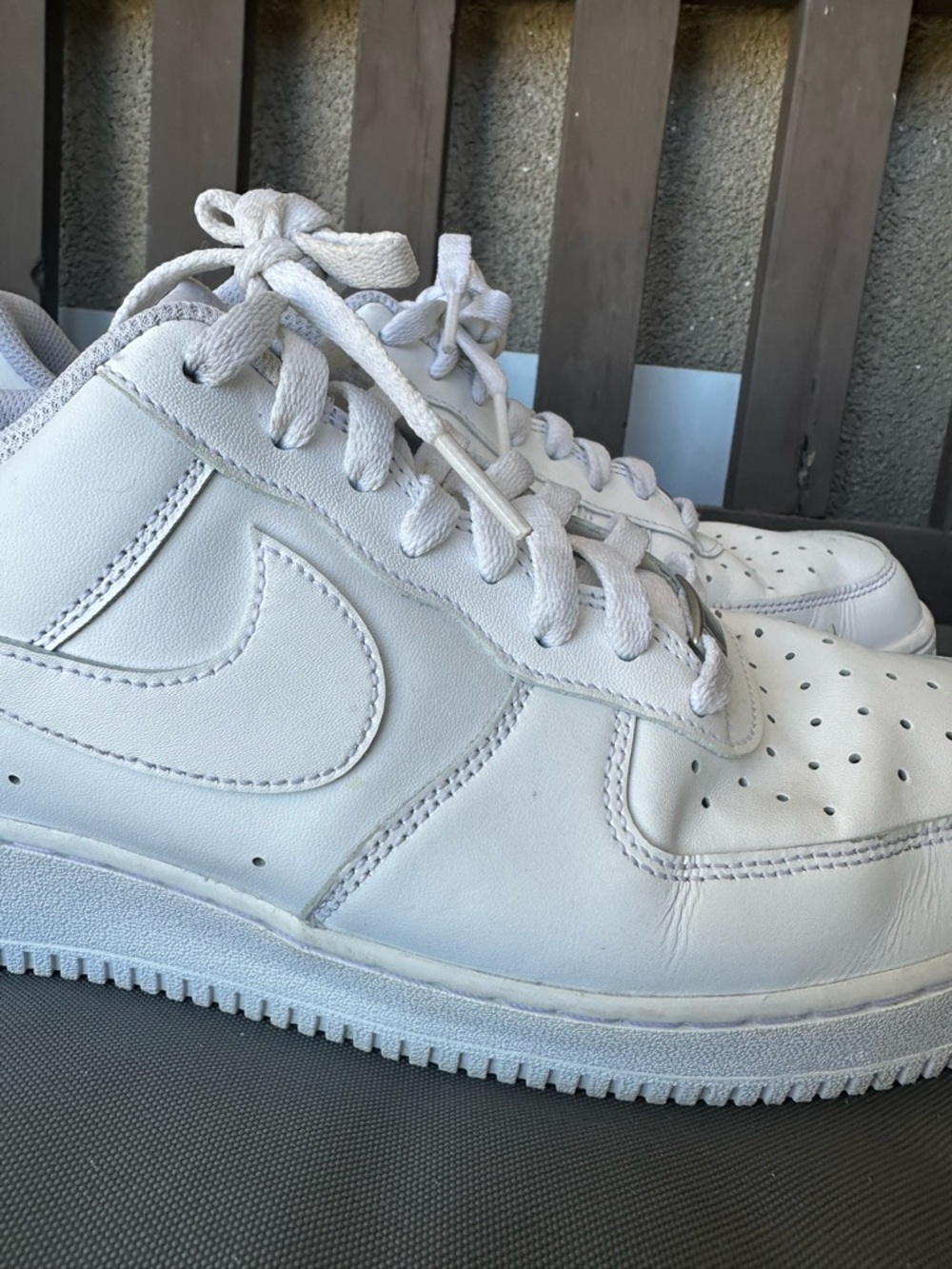 Nike White Low-Top Leather Sneakers - Picture 5 of 9